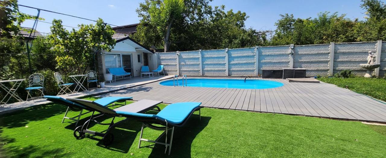 Morii Lake Pool Villa Boekarest Buitenkant foto